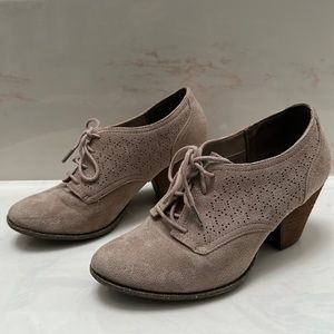 Dr. Scholl’s cheer heel, taupe suede